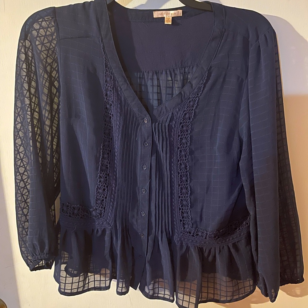 Navy Blue short top.